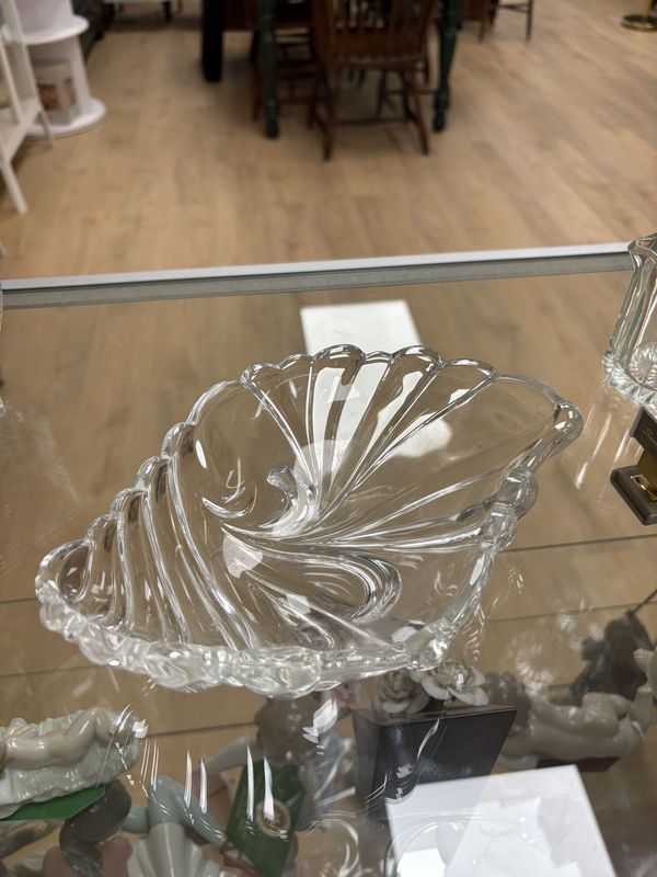 Glass. France.  Arcoroc. Bowl. Starburst Diamond. 5&#39;&#39;.