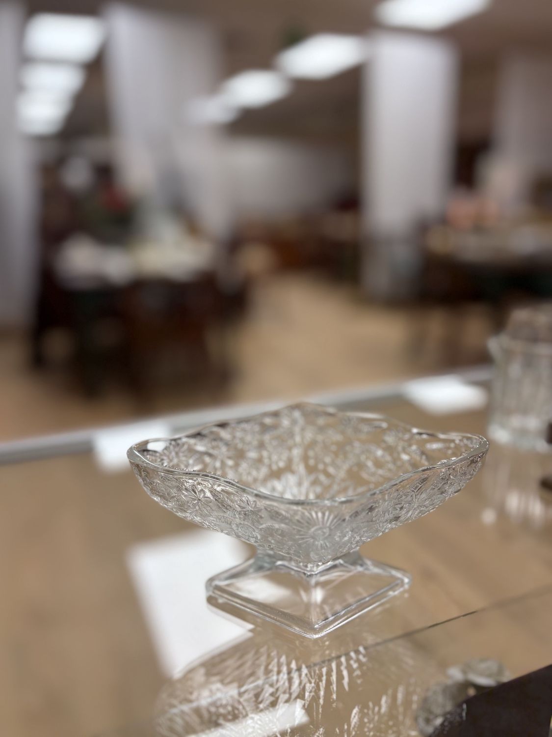 Glass. USA. Indiana Glass Co. Candy Dish. Diamond. Floral.