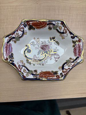 Porcelain. England. Masons (British Ironstone). "Mandalay" Octagonal Dish. Off-white, Painted w/ Roses, Navy Swirl, &amp; Gold Trim. 6.75"W