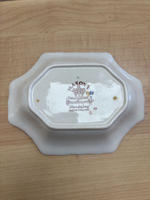 Porcelain. England. Masons (British Ironstone). "Mandalay" Octagonal Dish. Off-white, Painted w/ Roses, Navy Swirl, &amp; Gold Trim. 6.75"W