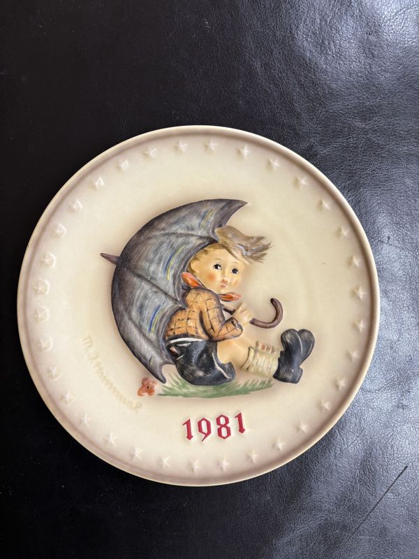 Porcelain. Germany. Hummel. 1981 Annual Plate. &quot;Umbrella Boy&quot;