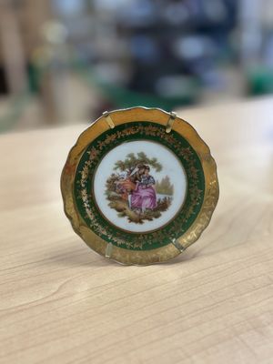 Porcelain. France. Limoges. Romancing Couple Mini Plate w/Green &amp; Gold Trim &amp; Plate Stand. 3.75"W