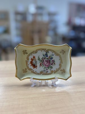 Porcelain. France. Limoges. France.  Trinket Tray. Hand Painted w/ Flowers and Gold Accents. 3.5"H x 5"W