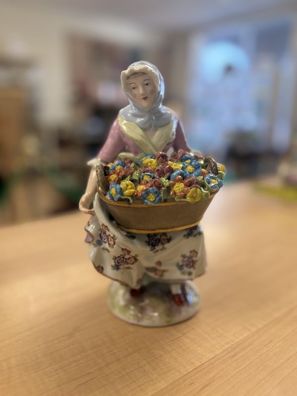 Figurine.  France. Porcelaine de Paris. Antique Hand-Painted Flower Girl from Late 1800s. 8&quot;H