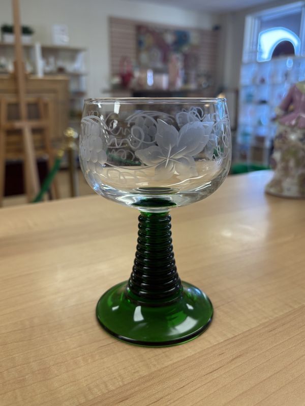 Glass. France. Luminarc. Wine Glasses w/Green Beehive Stem (Set of 2)