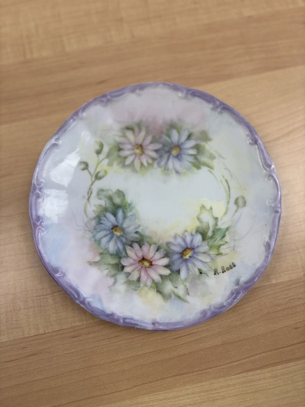 Ceramic. Germany. Bareuther Waldsassen. Hand-Painted Plate w/Daisies. 7.75&quot;W