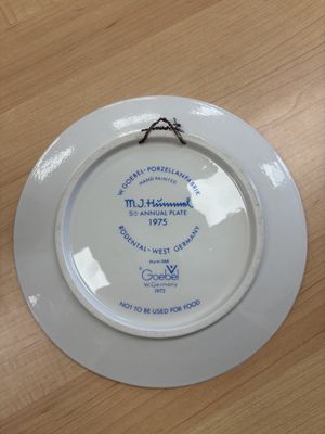 Porcelain. Germany. Hummel. 1975 Annual Plate. "Ride into Christmas"