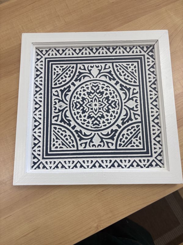 Decor. Blue &amp; White Embossed Metal Medallion Wall Art. 11.5&quot; square