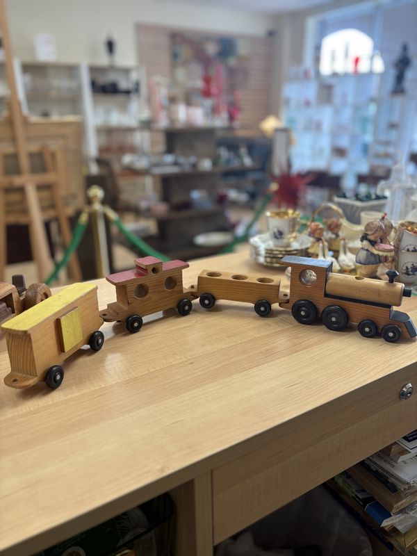 Toy. Train Set. 4 Pieces. Red and Yellow.