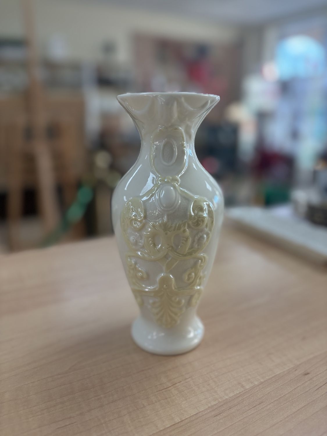 Porcelain. Ireland. Belleek. Pearl Luster Yellow on Cream. Special Edition. Year of Disabled. Vase. 8&quot;H [7th Mark/Gold: 1980-1992]