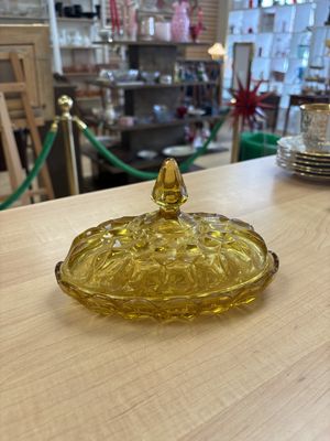 Glass. USA. Indiana Glass. Butter Dish. Yellow. Anchor Hocking "Fairfield" Pattern.