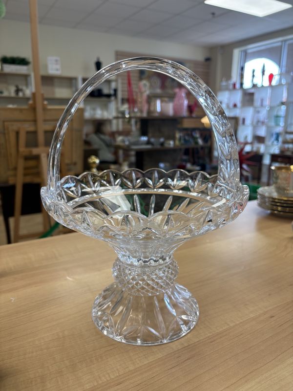 Crystal. Ireland. Shannon Crystal. Basket w/Handle. 8.25&quot;W x 11&quot;H