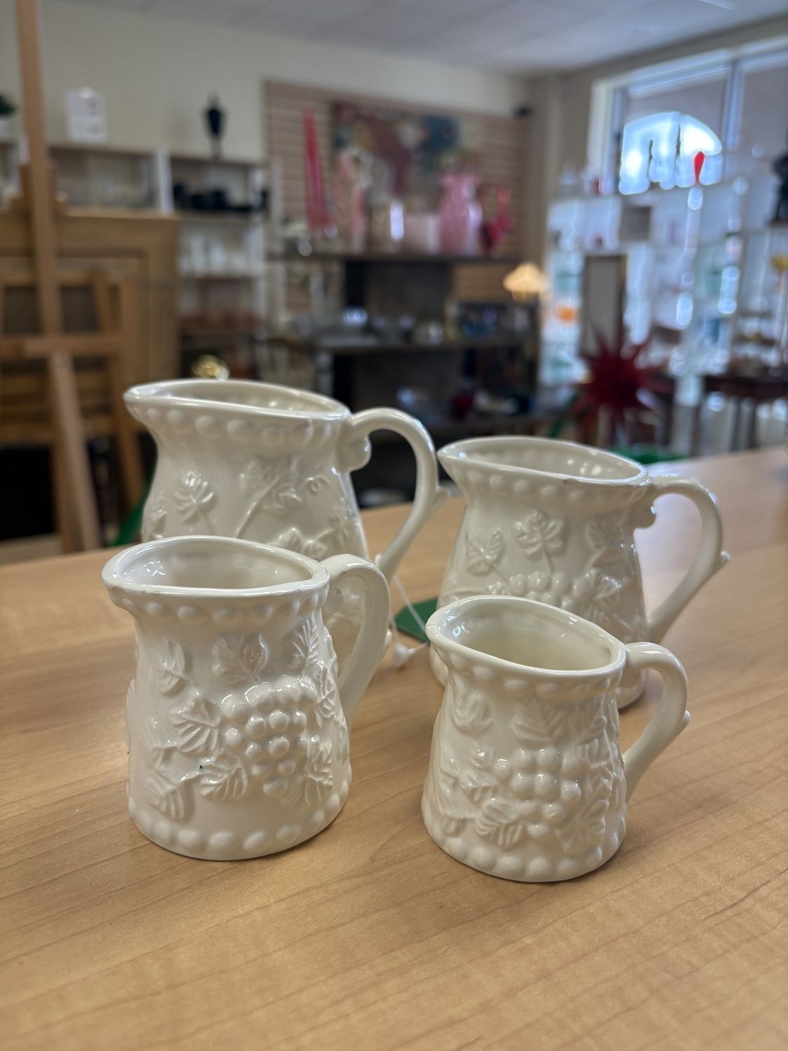 Ceramic. USA. Napco. Vintage Measuring Cups (Set of 4). Made in OH.