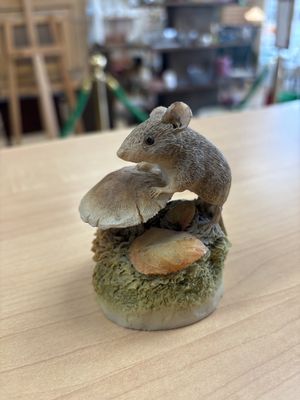 Figure. England. Arden Sculptures. Mouse &amp; Mushroom. 3.25"H