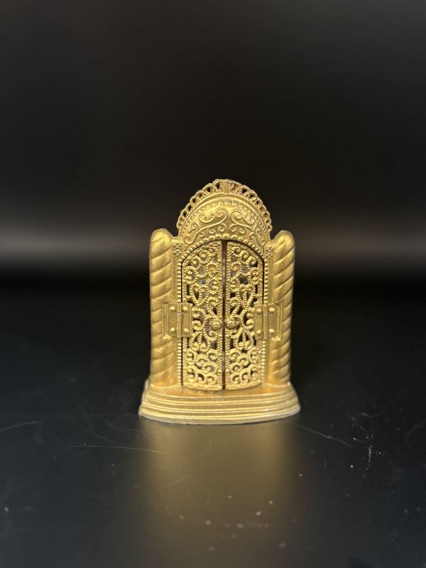 Decoration. Shrine. Saint Anthony of Padua with Child Jesus. Gold. Opens.
