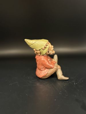 Sculpted Figure. USA. Tom Clark. Padre. Shelf-sitter. Man in Red Shirt &amp; Leaf Hat, Sitting w/Legs Crossed. 1983. 4''H