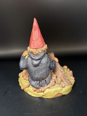 Sculpted Figure. USA. Tom Clark. Birdy. Gnome Sitting w/ a Golf Ball &amp; Bird. 1983. 6"H