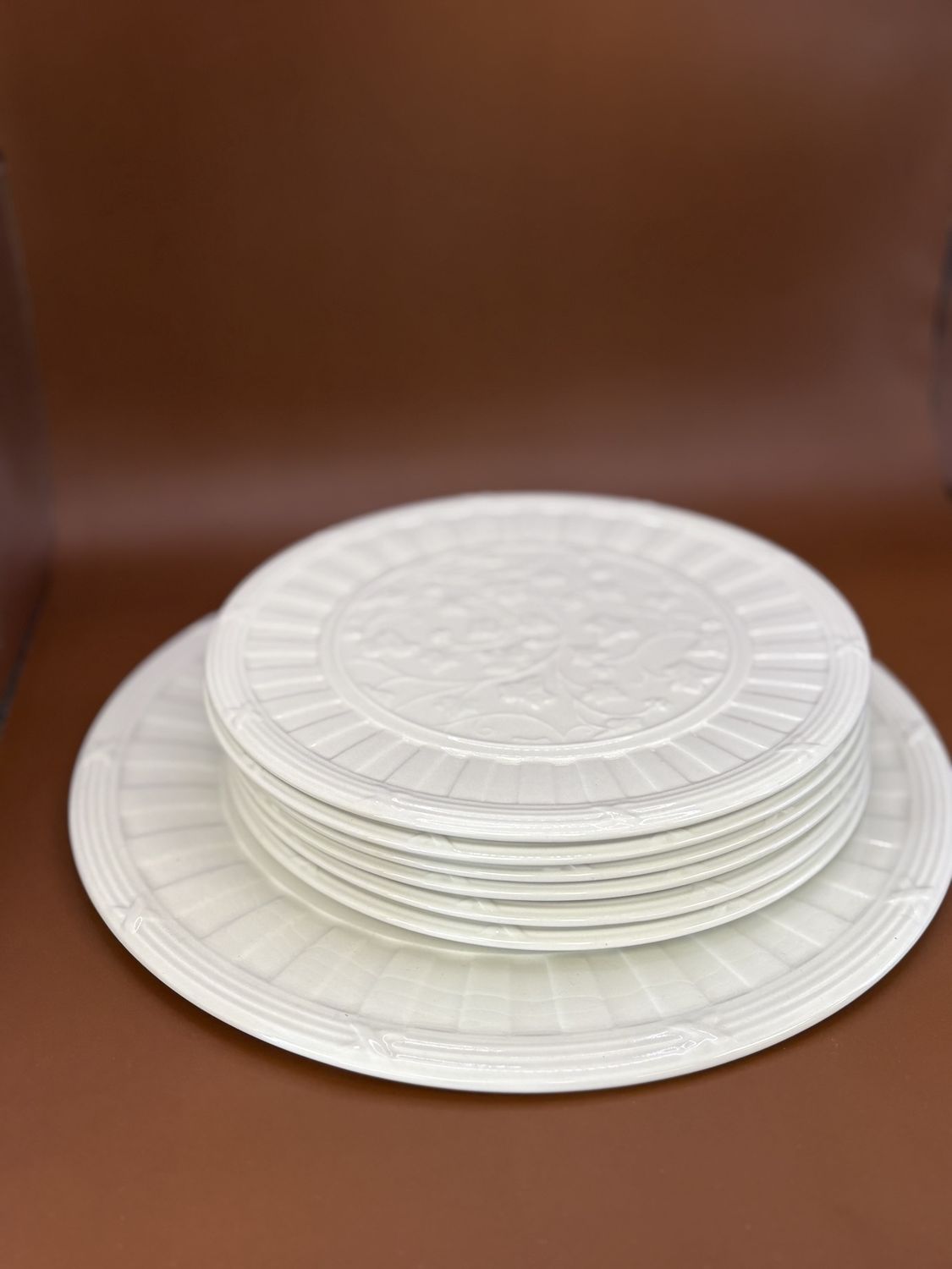 Porcelain. England. Wedgwood. Classic Garden. 11&quot; Cake Plate w/Six 8&quot; Dessert Plates. Bone White. Original Boxes Included. (Set of 7)