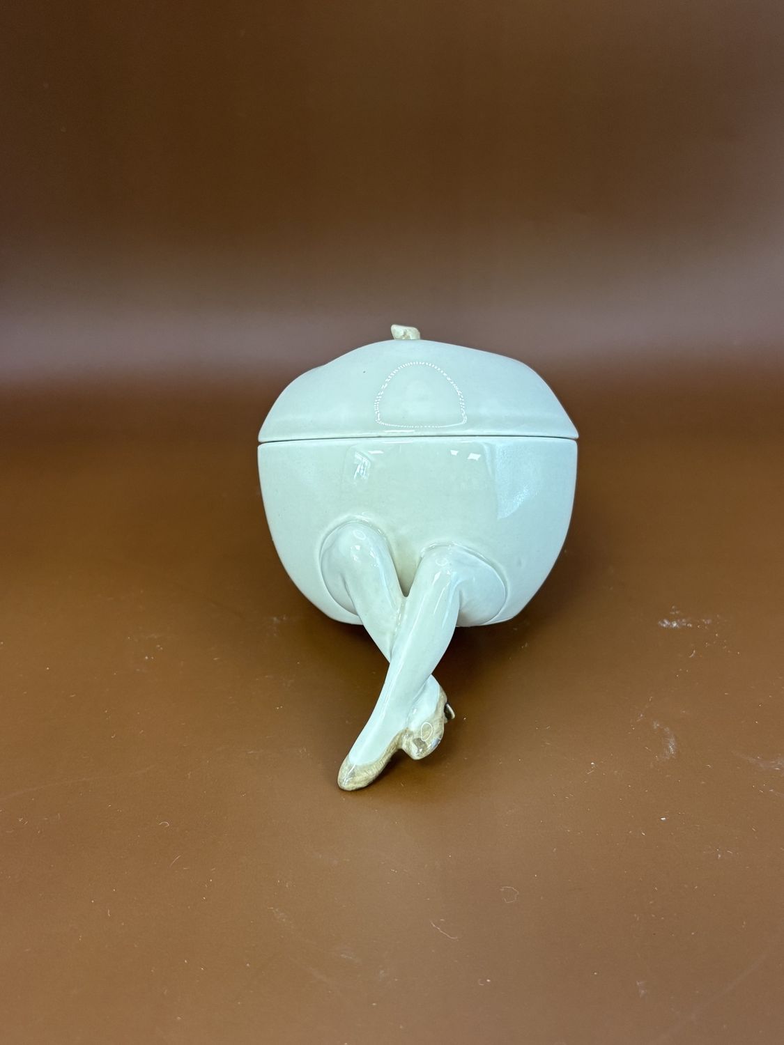 Porcelain. Japan. RARE Fitz and Floyd Lidded Apple w/Legs. 1977