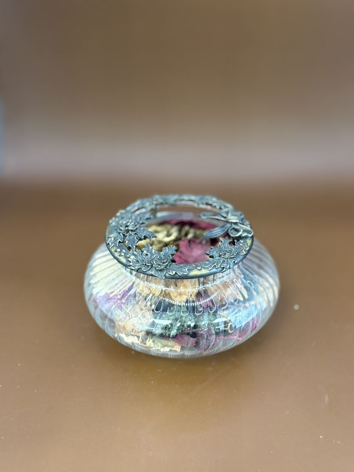 Decor. Potpourri Jar with Pewter Lid. 2.5&quot;H