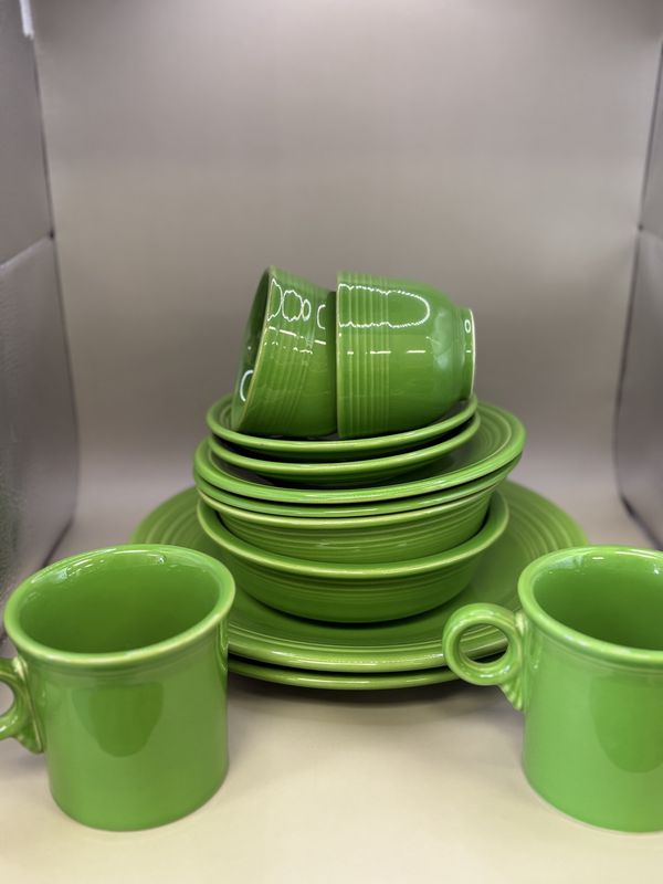 Dinnerware Set. USA. Homer Laughlin. Fiestaware. Shamrock Green. 12-Piece Set (Service for 2)