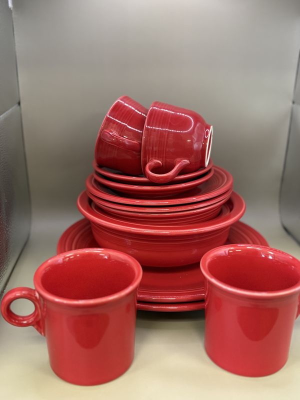 Dinnerware Set. USA. Homer Laughlin. Fiestaware. Scarlet Red. 13-Piece Set (Service for 2)