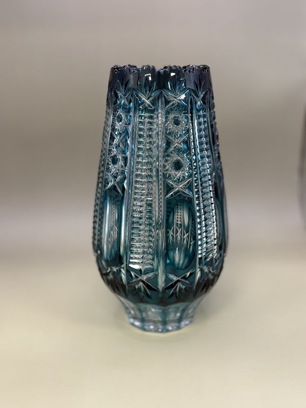 Crystal. Czech Republic. Caesar Crystal Bohemiae. Vase w/Wide Bottom. Teal.