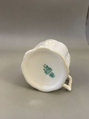 Porcelain. Ireland. Belleek. Mug. Ireland Thorn. Yellow. 6th/3rd Green 1965/80. 2.5''H.