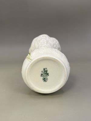 Porcelain. Ireland. Belleek. Shamrock Daisy Toy Vase. 6"H [6th Mark/Green: 1965-1980]