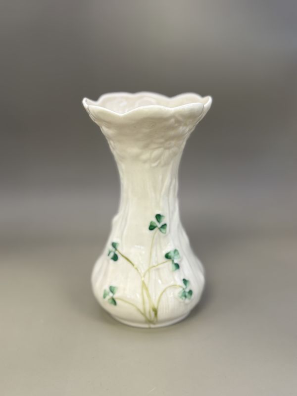 Porcelain. Ireland. Belleek. Shamrock Daisy Toy Vase. 6&quot;H [6th Mark/Green: 1965-1980]