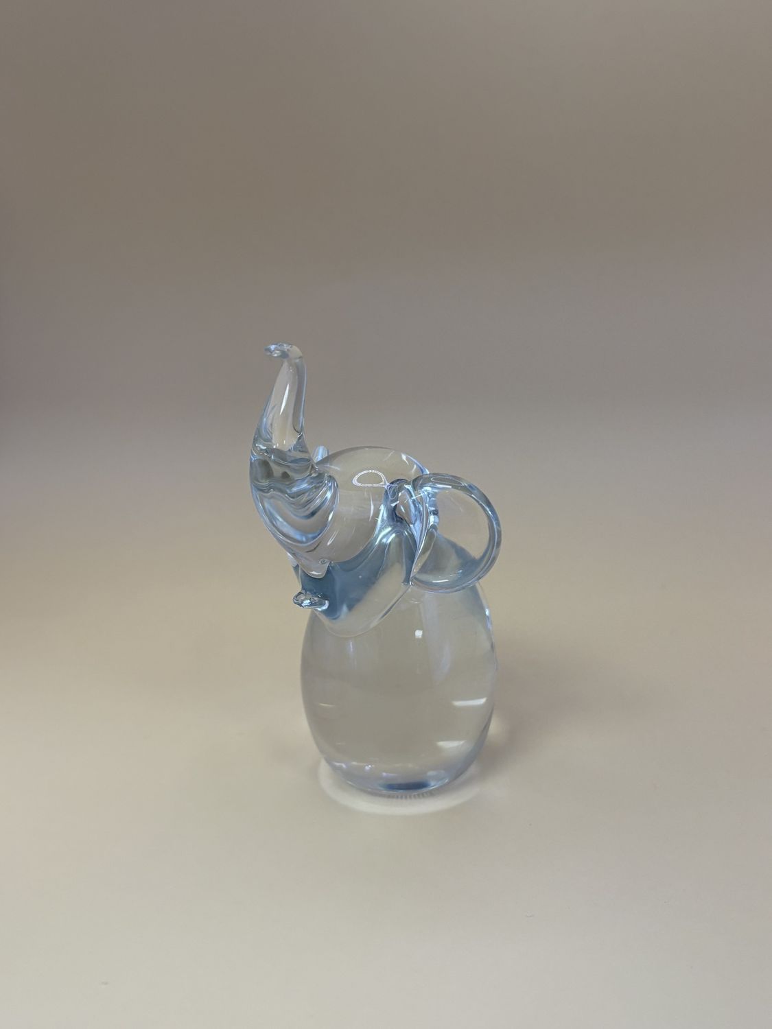 Glass. Elephant Art Glass Figure w/ Trunk Raised. 4&#39;&#39;H