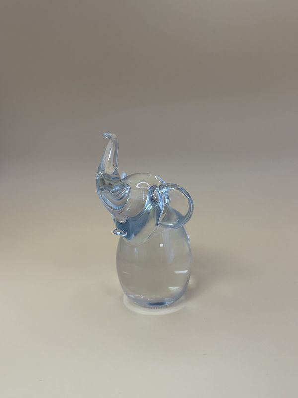 Glass. Elephant Art Glass Figure w/ Trunk Raised. 4&#39;&#39;H