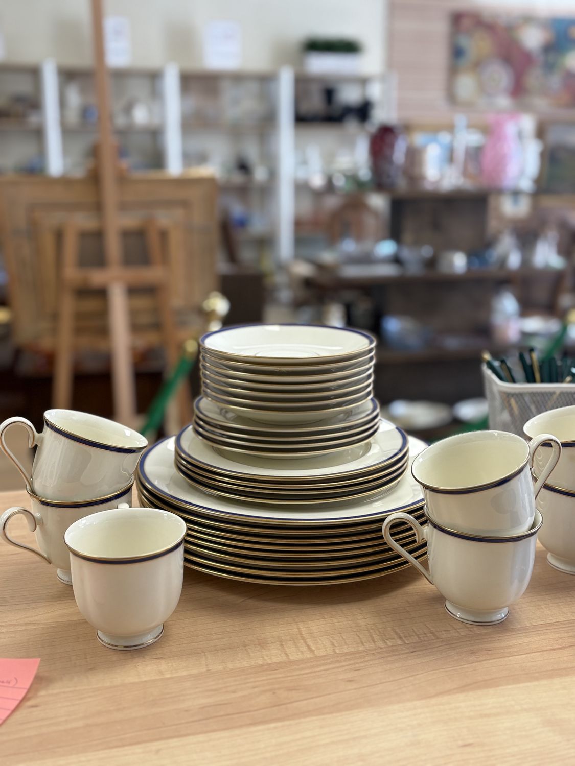 Dinnerware Set. USA. Lenox. Urban Twilight 28-Piece Set (Service for 6). Off-white w/Navy Blue &amp; Gold Trim