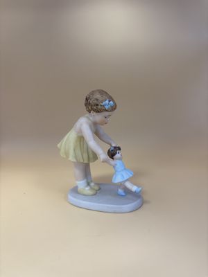 Figurine. USA. Bessie Pease Gutmann. First Step. 4''H.