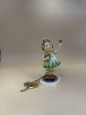 Figurine. Germany. Hummel. #793 "Forever Yours". Hummel Club 1st Issue 1996/1997. 4''H