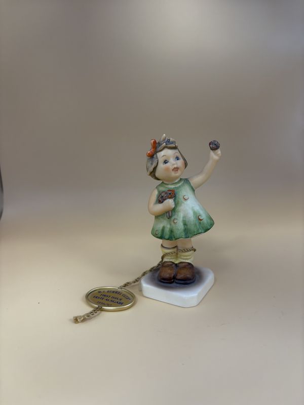 Figurine. Germany. Hummel. #793 &quot;Forever Yours&quot;. Hummel Club 1st Issue 1996/1997. 4&#39;&#39;H