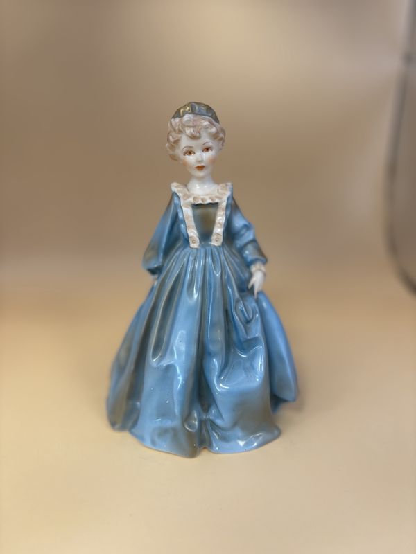 Figurine. England. Royal Worchester. Grandmother&#39;s Dress.  Parakeet. Set of 2. 6.5&#39;&#39;H.