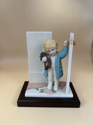 Figurine. USA. Bessie Pease Gutmann. Good Morning. Limited Edition. 5''H