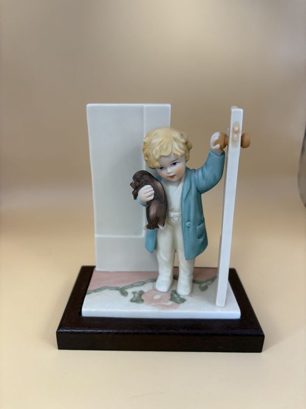 Figurine. USA. Bessie Pease Gutmann. Good Morning. Limited Edition. 5&#39;&#39;H