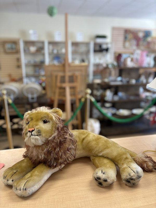 Plush. Germany. Steiff. Lion. &quot;Leo&quot;. Light Brown Mane. 18&#39;&#39;L