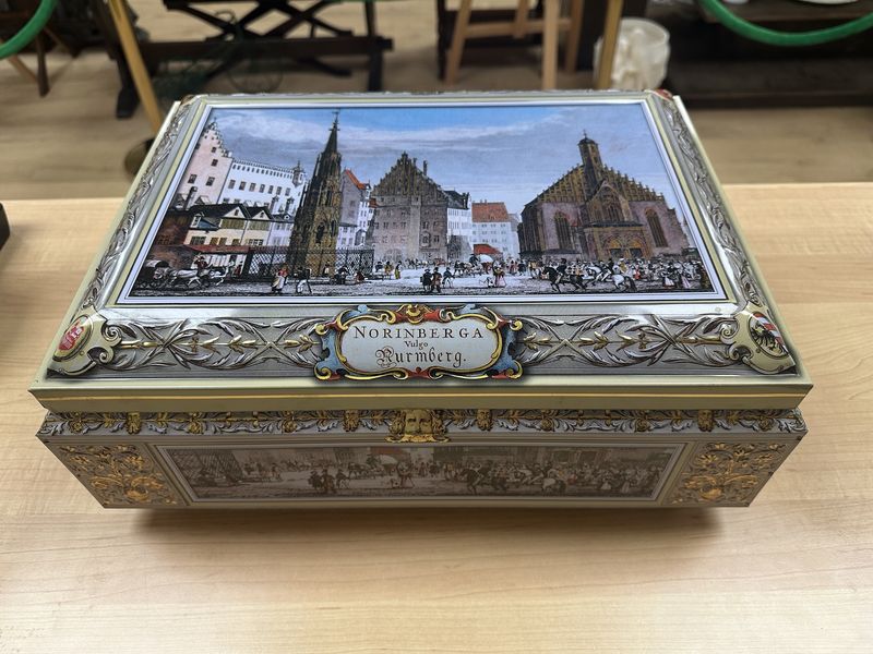 Kitchen Misc. Germany. X-Large Lebkuchen Biscuit Cookie Tin w/German Imagery. 2004. 16.5&quot;W