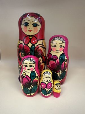 Doll. Russia. 5-Piece Vintage Matryoshka (Wooden Nesting Doll) Set. Traditional Red, Yellow, &amp; Purple Handpainting. 7.5"H