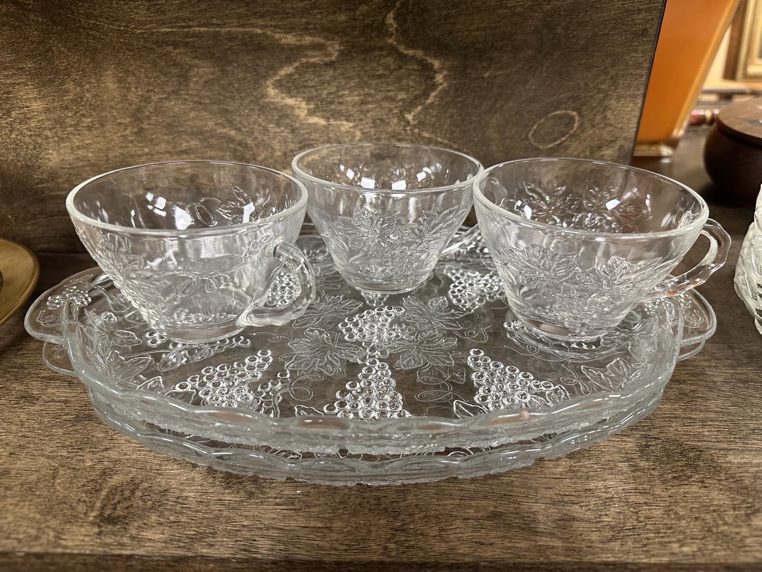 Glass. Set of 2 Sandwich &amp; Drink Handled Trays w/Cups (+ Bonus Cup). 11&quot;W