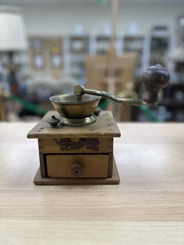 Kitchen Misc. USA. Parker. Coffee Grinder / Mill w/Brass Mechanism. 6&quot;W