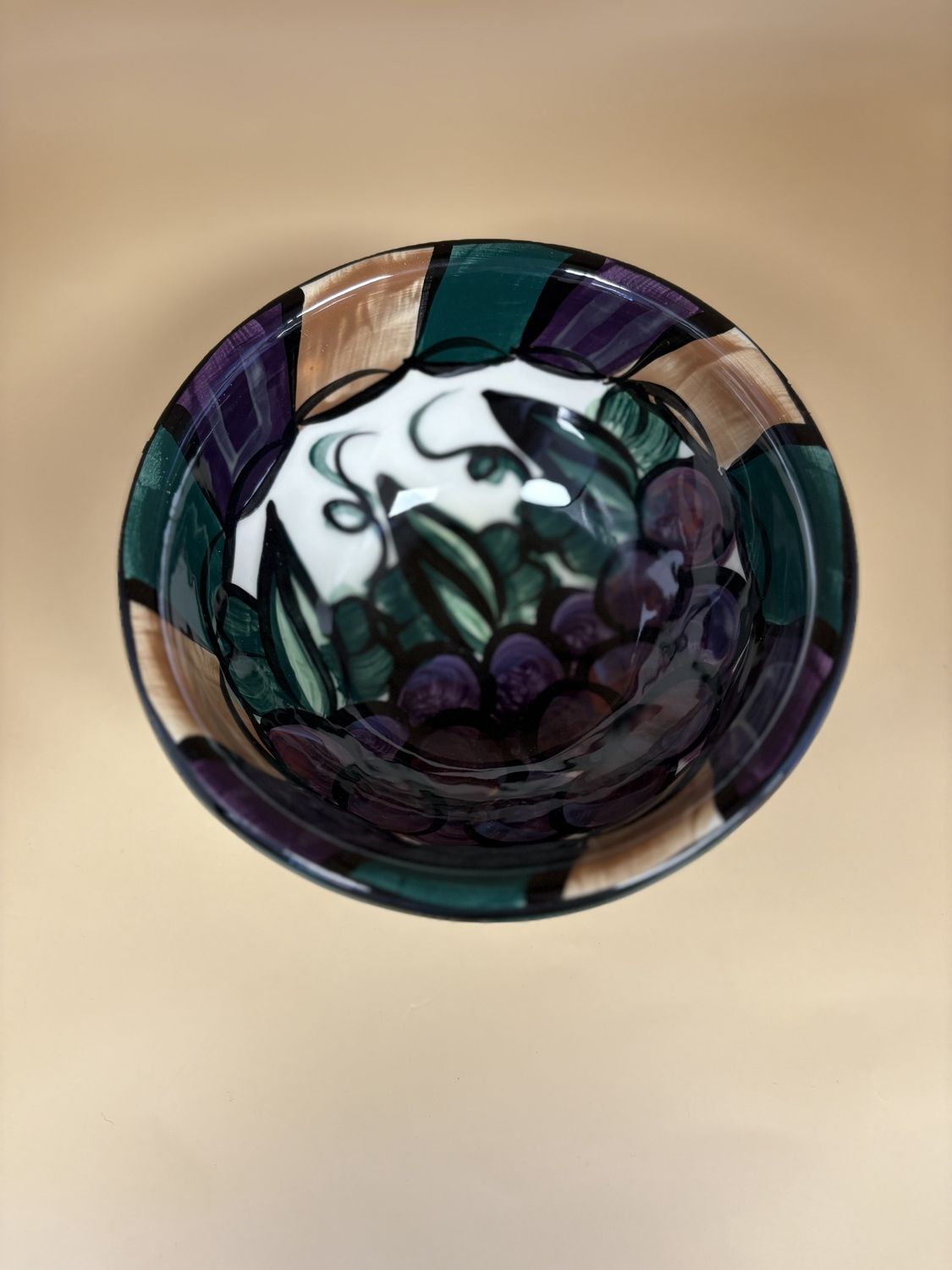 Ceramic. Shannon Norton. Bowl. Handpainted. Grapes. Green Purple and Tan. 6&quot;W.