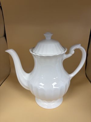 Porcelain. England. J &amp; G Meakin. Teapot. White. 9.5"H.