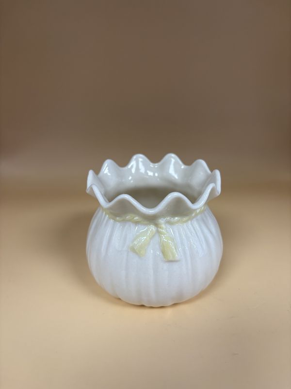 Porcelain. Ireland. Belleek. Crinkled Pot. Yellow Bow.  6th/3rd Green. 1965-1980.