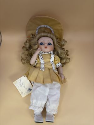 Doll. Betty Jane Carter. Betty Bobs. 163/500.  Hat Included.