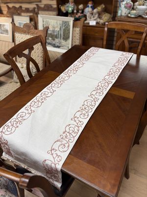 Housewares. USA. Rachel Zoe. Runner. Pink &amp; White w/Pink Beading. 16"W x 72"L