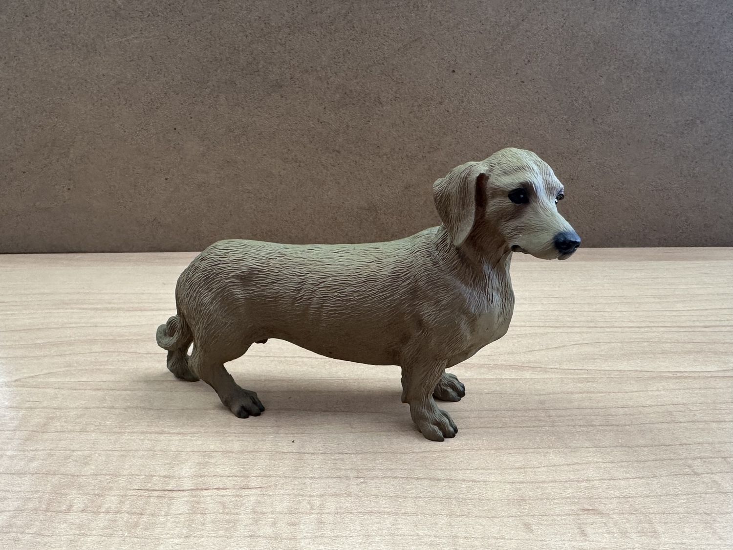 Figurine. Dachshund. Resin. 1991. 4&quot;W